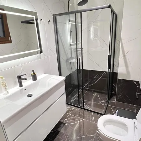 Ora House Semesterbostad *